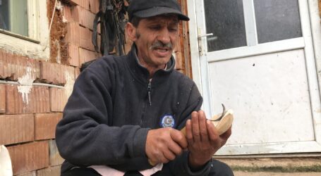 VIDEO. Povestea Lingurarilor, rromii din Sălaj care realizează manual linguri de lemn