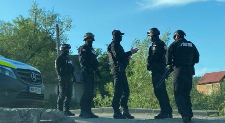 Scandal MONSTRU în Pustă Vale. Ce spune Poliția despre bătălia de astăzi dintre etnicii rromi