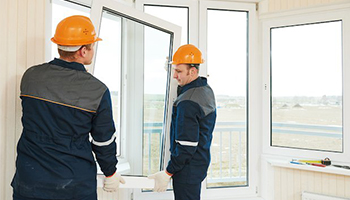 New Nouveau angajează muncitori pentru producerea și montarea ferestrelor PVC