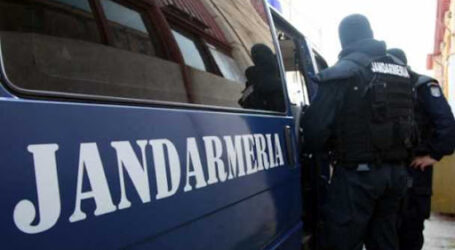 Se întâmplă în Jibou: bărbat bătut cu mătura de către soție. Au intervenit jandarmii