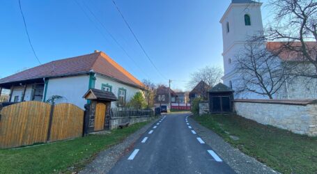 A fost asfaltat drumul spre unul dintre cele mai spectaculoase sate din Sălaj – Stana, locul apreciat de Iuliu Hațieganu