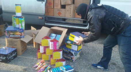 2 kilograme de articole pirotehnice, confiscate de polițiști de la un magazin din Zalău