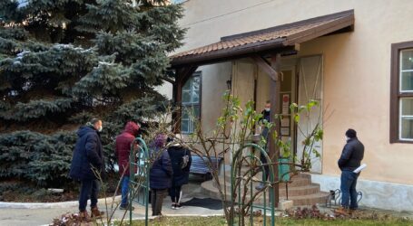 Zălăuanii se înghesuie să-și plătească taxele și impozitele