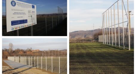 FOTO. La Vârsolț se construiește un teren de fotbal de peste 50.000 de euro