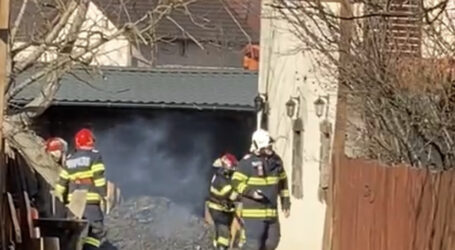 VIDEO. Incendiu la o casă în Jibou