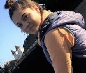 O adolescentă de 14 ani, din Letca, a dispărut fără urmă în timp ce mergea spre școală