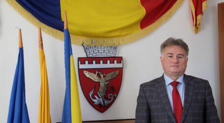 Ionel Ciunt, primarul Municipiului Zalău, urează tuturor doamnelor și domnișoarelor “La mulți ani”!