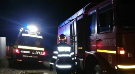 O mână criminală a provocat incendiu la un bloc de locuințe sociale din Zalău. 50 de persoane, evacuate de pompieri