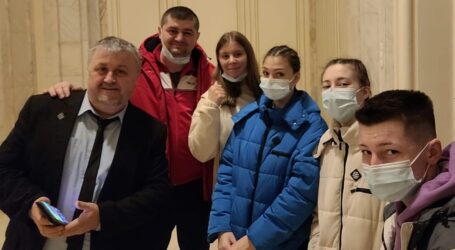 Vizită în Parlament a campioanelor României la box, două tinere legitimate la CSM Zalău