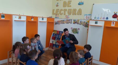 Viceprimarul din Jibou, alături de cei mici la o lecție de lectură