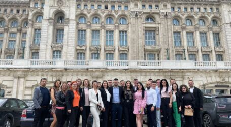 Tinerii din PSD Sălaj, în excursie la Palatul Parlamentului