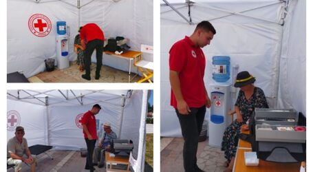 FOTO. Peste 100 de sălăjeni au cerut ajutor voluntarilor de la Crucea Roșie la cortul de prim ajutor din centru Zalăului