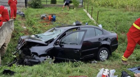 FOTO – ULTIMA ORĂ! Accident cu 2 victime rănite grav, între Românași și Poarta Sălajului