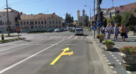 Locuitorii din centrul Zalăului primesc tichete de parcare gratuite din partea Primăriei