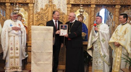 Preotul Ștefan Lucaciu din Zalău, distins de Consiliul Județean Sălaj pentru 50 de ani de activitate în slujba lui Dumnezeu și a enoriașilor