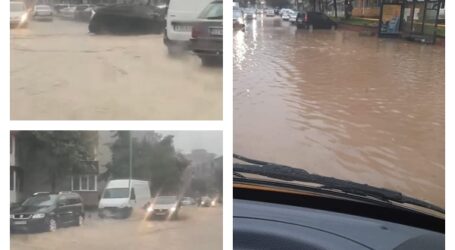 VIDEO. Inundații pe singura stradă din Zalău cu bandă specială pentru autobuze – Simion Bărnuțiu, reabilitată recent