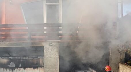 ULTIMA ORĂ! Incendiu la o casă din Zalău (FOTO)