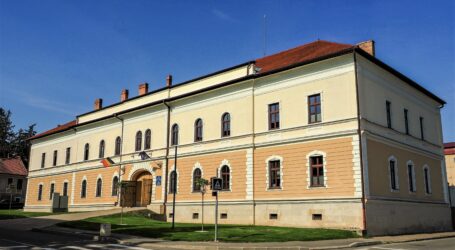 Consiliul Județean Sălaj cumpără 10 seturi de mese și băncuțe cu 19.000 de euro – 1.900 euro/bucată