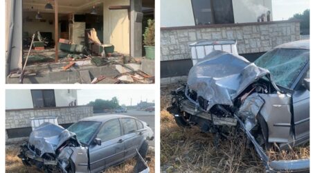 FOTO. Un tânăr ce conducea un BMW a intrat cu mașina într-un restaurant de la intrarea în Cluj-Napoca
