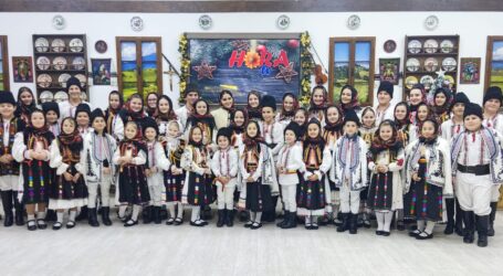La Bobota,  Ansamblul Tinerii Dănțăuși organizează un festival-concurs de folclor cu numeroși participanți din toată România
