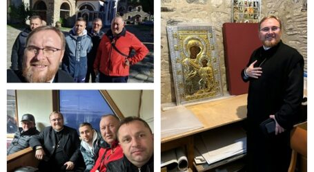 Icoana făcătoare de minuni de pe Muntele Athos a fost adusă în Biserica din Ortelec de un grup de oameni cu suflet mare