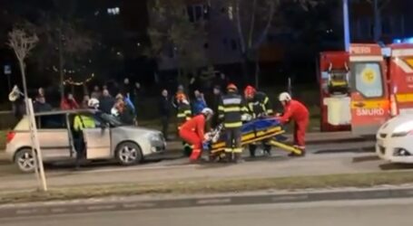 VIDEO. Accident la Zalău Value Centre, provocat de o șoferiță care nu a acordat prioritate în sensul giratoriu