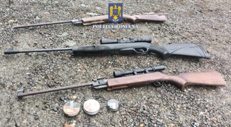 Percheziții în Cehu Silvaniei și Crișeni la 3 bărbați care dețineau arme ilegal