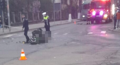 FOTO. Accident în Zalău, lângă Tribunal, din cauza unui motociclist care nu a acordat prioritate de trecere