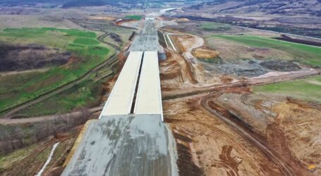 Șantier aproape pustiu la autostrada din Sălaj
