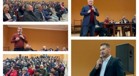 VIDEO. Căminul Cultural din Surduc, neîncăpător. Sute de susținători ai PSD, alături de Alin Suciu în bătălia electorală