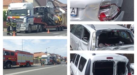 FOTO. 8 mașini parcate în cartierul Brădet din Zalău, distruse de un cilindru care a căzut de pe o platformă în mers