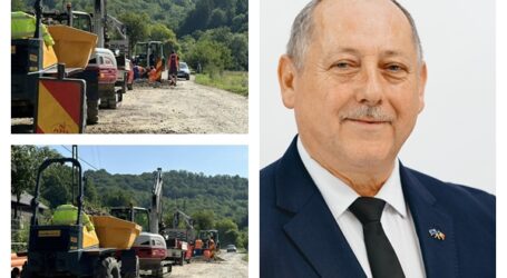 Au început lucrările la rețeaua de canalizare din satul Bizușa, o investiție de 4 milioane de euro atrasă de primarul Dănuț Pop pentru comună