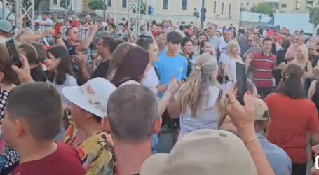 VIDEO. Mirabela Dauer, uimită de publicul de la Zalău. Atmosfera de senzație, surprinsă de artistă într-un clip video devenit viral