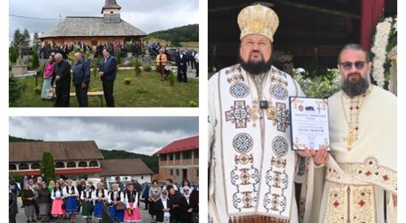 FOTO. Sărbătoare mare la Mănăstirea Voivodeni. Sute de persoane au participat la slujba religioasă
