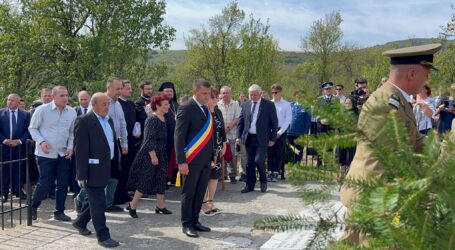 VIDEO. Discurs EMOȚIONANT al primarului din Treznea la manifestările în cinstea eroilor martiri