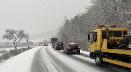 FOTO. Trafic oprit pe Meseș, porțiunea spre Românași