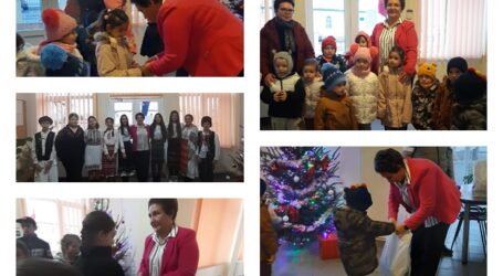 Primăria Băbeni, colindată de elevii din comună. Primarul Mariana Dănilă-Mureșan le-a oferit daruri tuturor