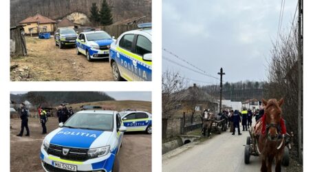 FOTO. Polițiștii și trupele speciale au descins în Surduc și alte 2 comune, la cetățenii cu comportament antisocial