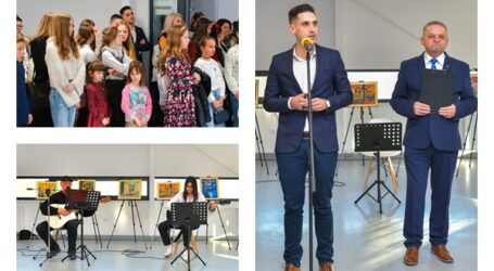 „Un dar pentru mame” – eveniment de succes dedicat artei și mamelor organizat la Șimleu Silvaniei