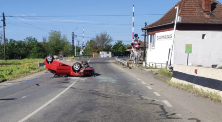 FOTO. Accident grav, cu 4 victime, în Sărmășag. Trafic blocat
