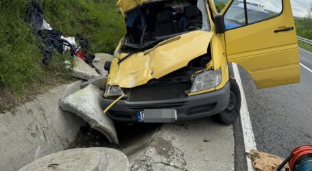 FOTO. Accident cu 2 victime între satele Lemniu și Răstoci, după ce șoferul a adormit la volan