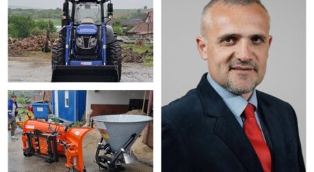 Primăria Marca a cumpărat cu FONDURI EUROPENE un tractor dotat și cu lamă de zăpadă și sărăriță