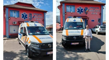 FOTO. Directorul Raul Dragoș a adus prima autospecială nouă la Serviciul de Ambulanță Sălaj. Urmează încă 6