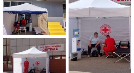 Crucea Roșie Sălaj montează corturi pentru hidratare cu asistenți medicali în Zalău