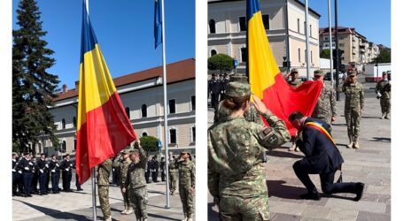 De Ziua Drapelului, steagul din centrul Zalăului a fost sfințit și înălțat în catarg