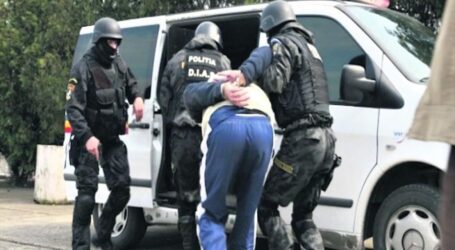 Un tânăr a fost reținut, după o bătaie generală într-un cartier din Nușfalău. Totul a pornit de la o ceartă între o tânără și un bărbat