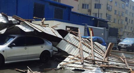 Bilanțul dezastrului în Sălaj – mașini distruse de furtună, o persoană rănită