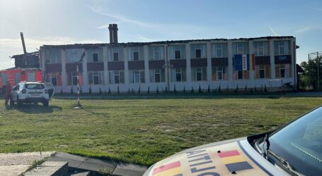 Ce se întâmplă cu Școala „Horea” din Cizer, mistuită de incendiu