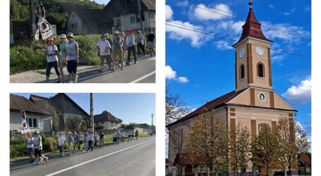 Un grup de credincioși din Bobota, în pelerinaj spre Mănăstirea Nicula. Vor străbate 300 de kilometri pentru a se ruga Fecioarei Maria