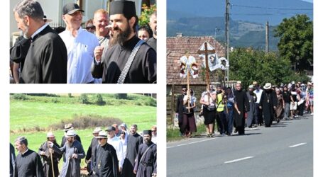 Episcopul Benedict și Dinu Iancu-Sălăjanu, alături de pelerinii din Sălaj pe drumul spre Mănăstirea Nicula